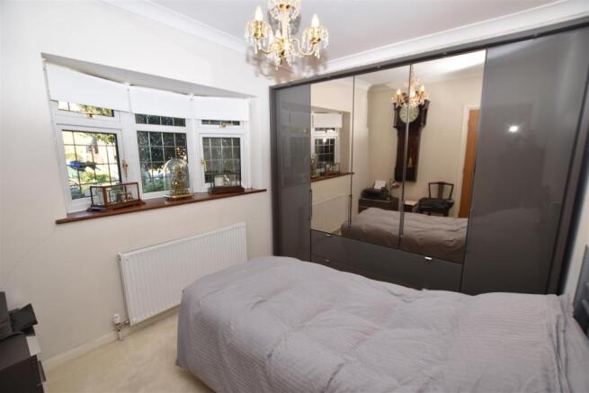 BEDROOM 2