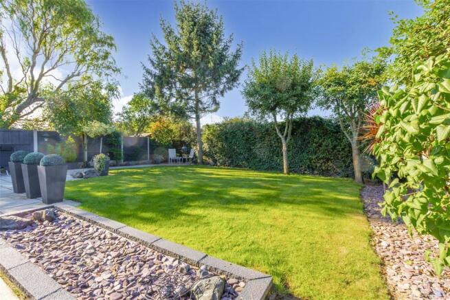 Garden (5)-HDR copy.jpg