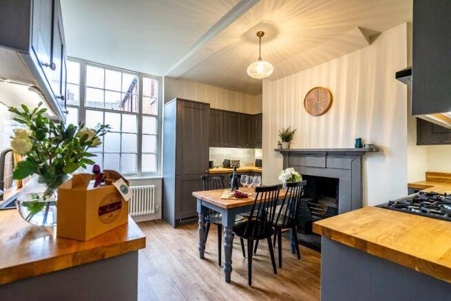 3 bed Semi-Detached to rent Image 6