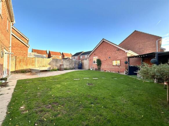 Lovely Landscaped Garden 456