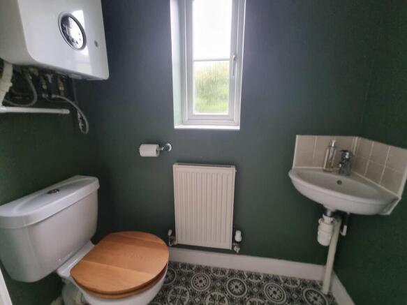 DOWNSTAIRS CLOAKR...