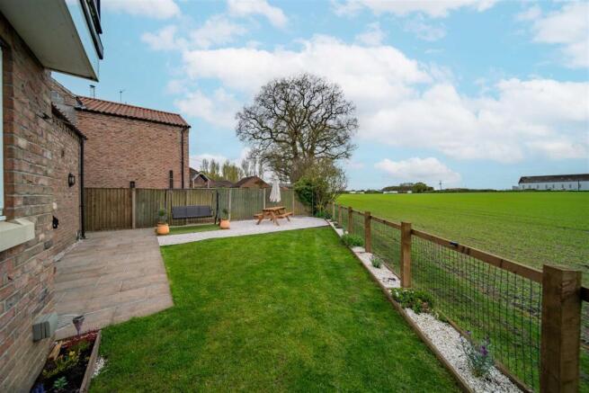 4 bed Detached for sale Image 11