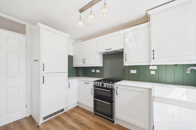 2 bed Semi-Detached for sale Image 6