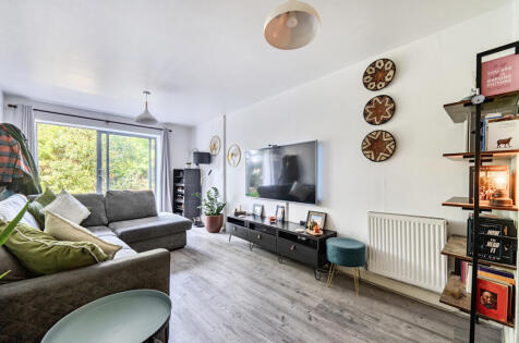 Coombe Way, Farnborough, Hampshire, GU14