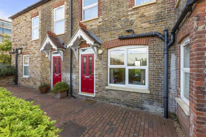 Flat 8, 123 London Rd, HP11 1BT-10.jpg