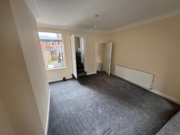 3 bed Terraced to rent Image 7