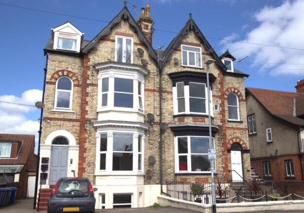 2 bed Apartment to rent Image 11