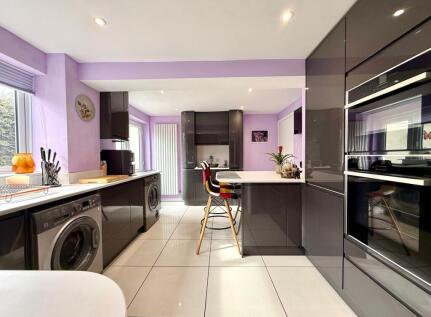 Grailey Close, Eldene, Swindon