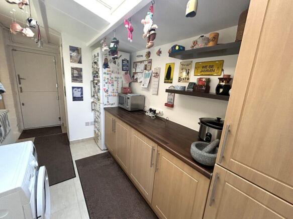2 bed Detached for sale Image 9