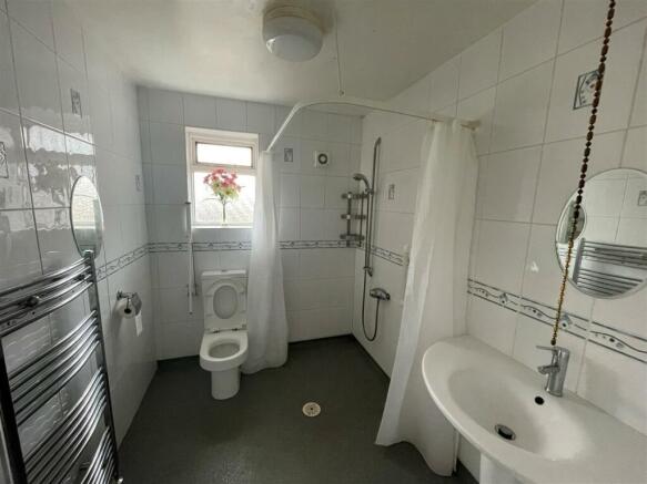 Shower Room.jpg
