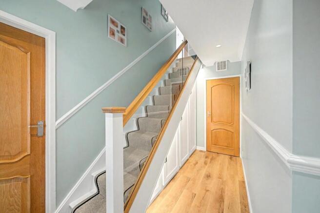 4 bed Detached for sale Image 8