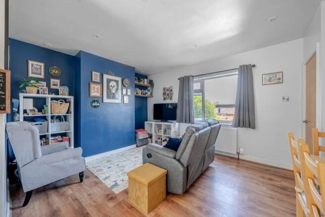 3 bed Semi-Detached for sale Image 4