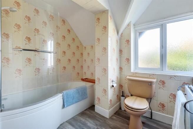 En-suite Bathroom