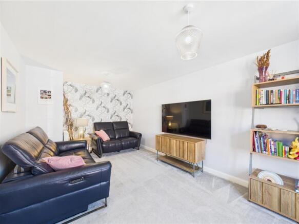 4 bed Detached for sale Image 5