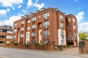 Flat 5, St Catherines Court, Garland Road, East Grinstead RH19 1NJ