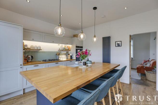 3 bed Semi-Detached for sale Image 5