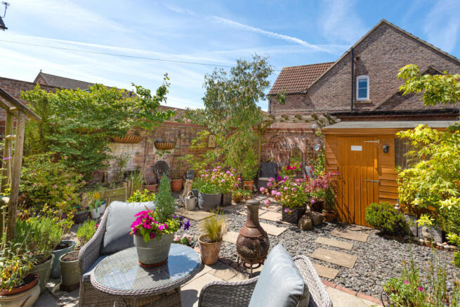 3 bed Semi-Detached for sale Image 10
