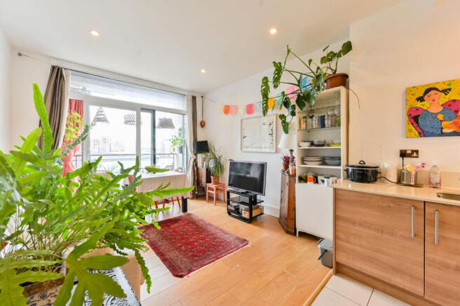 2-bed flat on Cornell Square, Nine Elms, London, SW8, £550,000