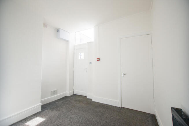 1 bed Flat to rent Image 4