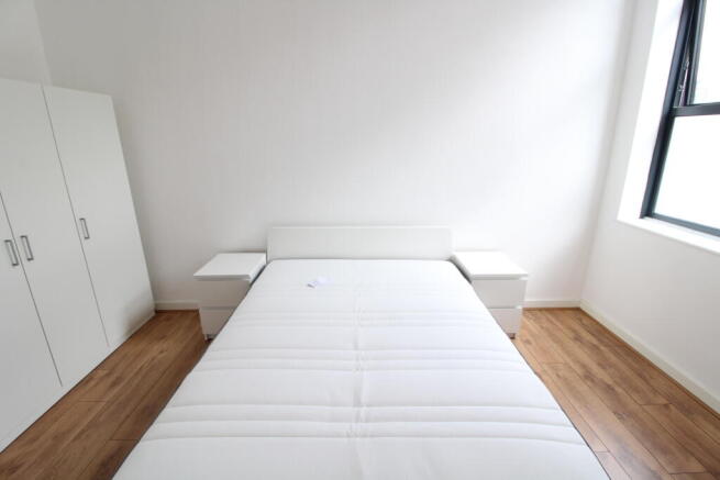 2 bed Apartment to rent Image 8