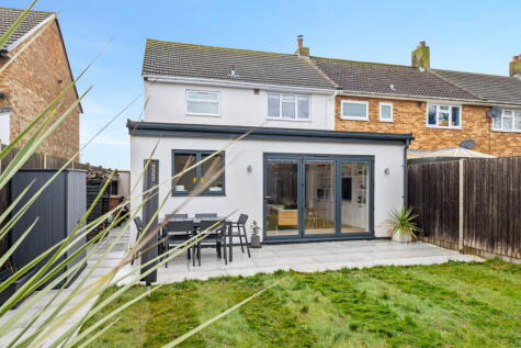 Acres Gardens, Tadworth, Surrey, KT20 5LP