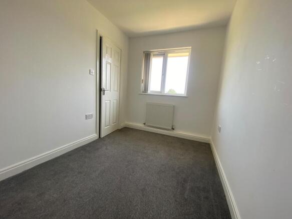 2 bed Flat to rent Image 11