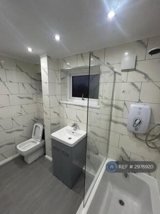3 bed Terraced to rent Image 10
