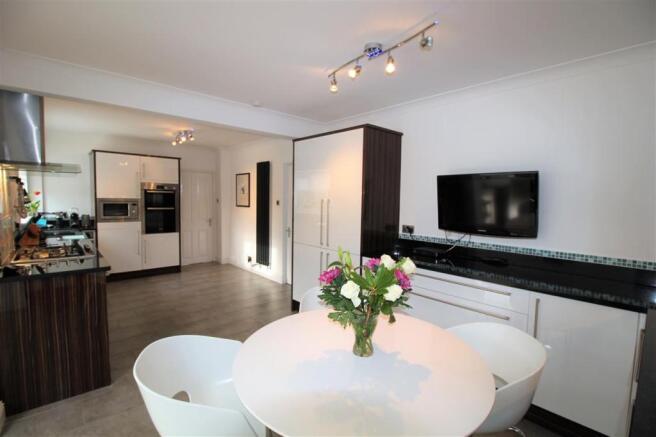 Kitchen/Dining Area