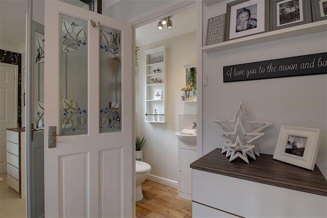 Ensuite to Bed 1