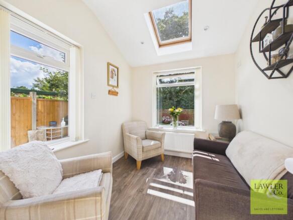 Alvington Grove, Hazel Grove, Stockport, Cheshire, SK7 5LS photo 4