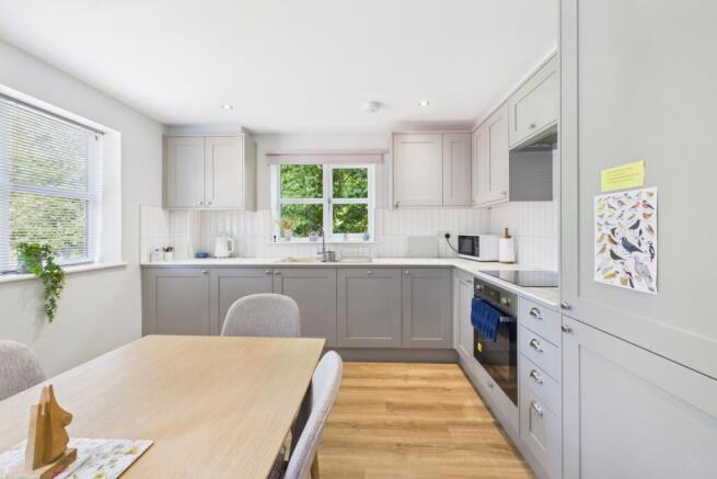 2 bed Apartment for sale Image 4