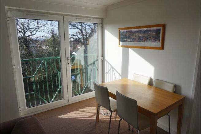 Lounge/Dining Room
