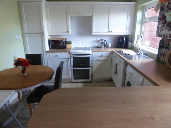 KITCHEN/ BREAKFAST ROOM