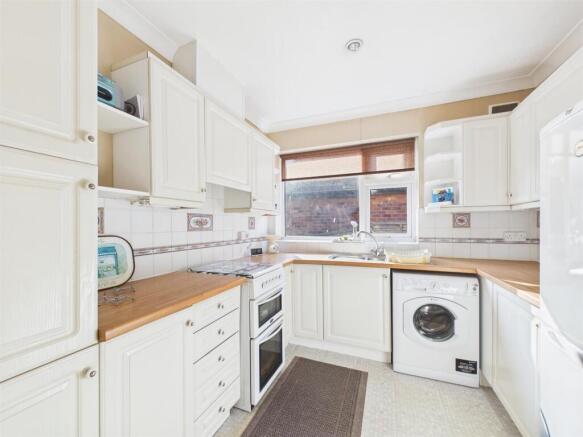 2 bed Detached Bungalow for sale Image 5