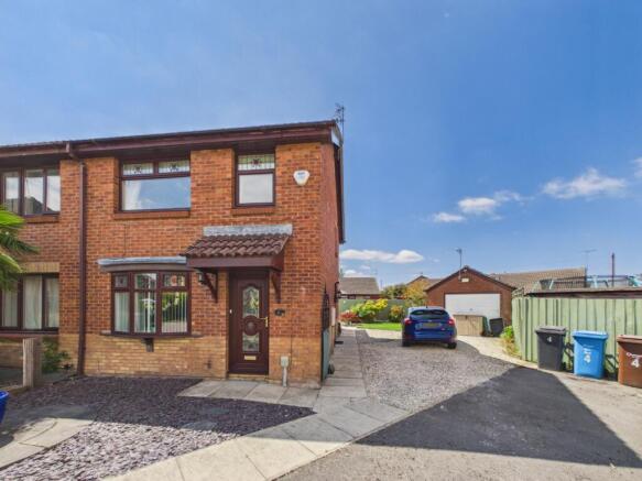 3 bed Semi-Detached for sale Image 12