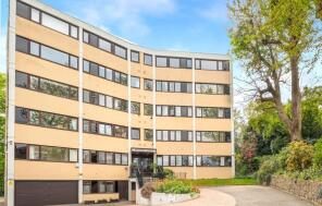 Flat 6, Southwood Heights, Southwood Lawn Road, Hornsey, London N6 5SE