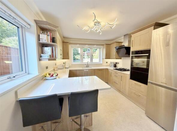School Close, Verwood, Dorset, BH31 photo 4