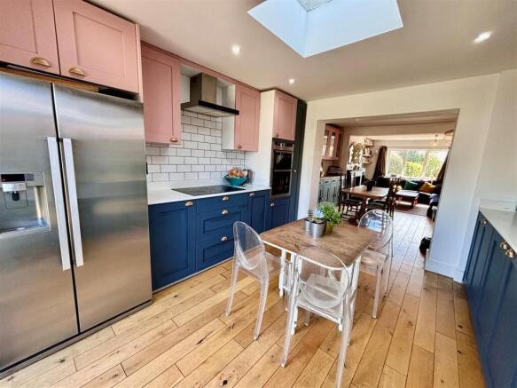 kitchen 1.jpg