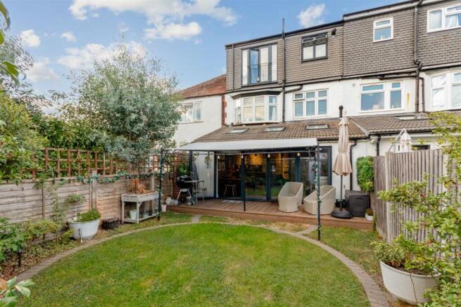 Oakway, Raynes Park photo 4