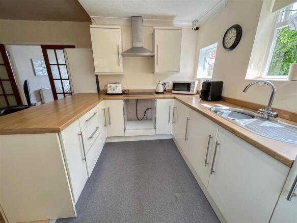 KITCHEN/DINER