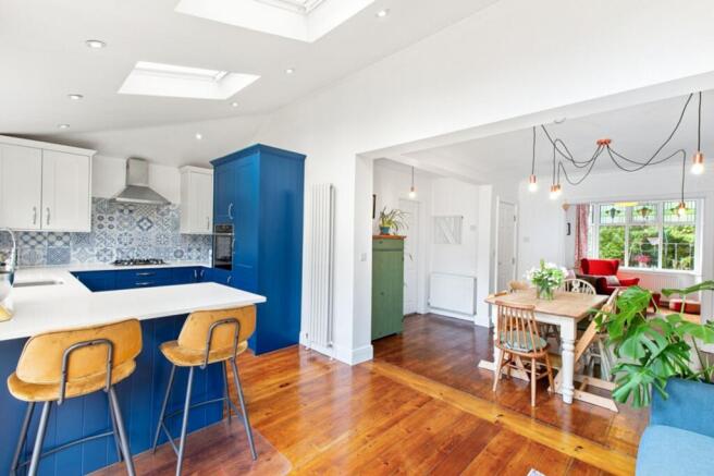 4 bed Semi-Detached for sale Image 4