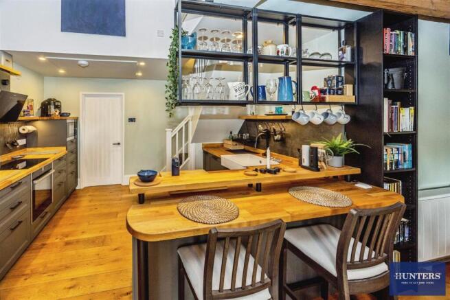2 bed Penthouse for sale Image 7