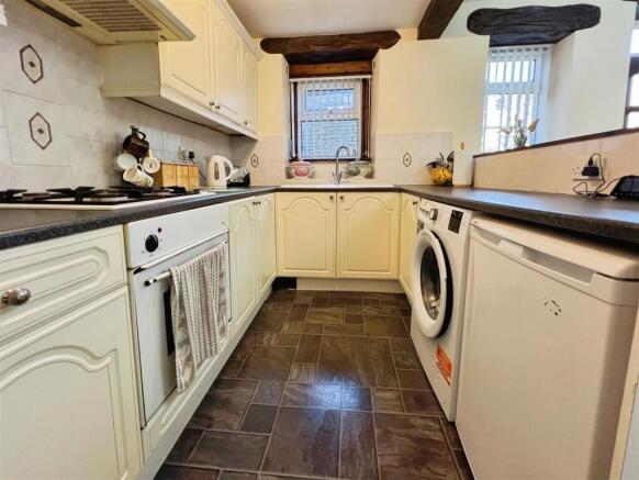 3 bed Terraced for sale Image 6