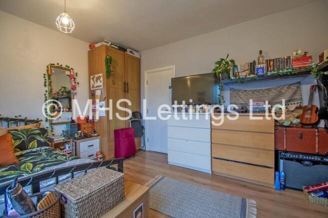 4 bed Terraced to rent Image 9