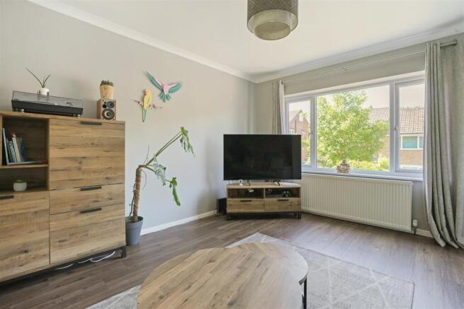 Living Room 2.jpg