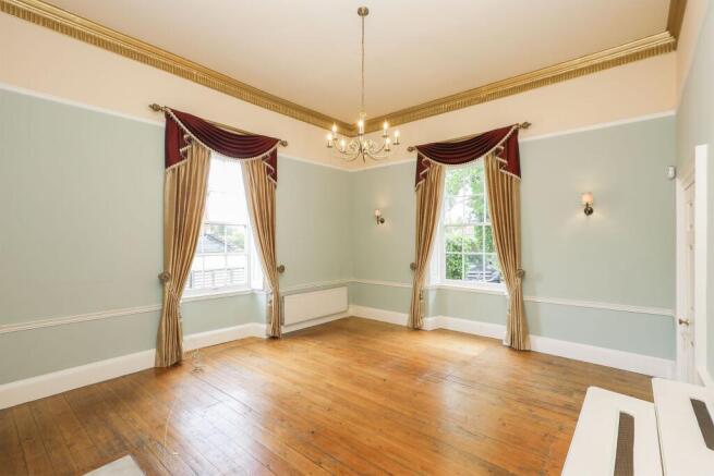 5 bed Semi-Detached for sale Image 4