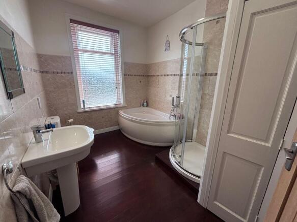 3 bed Semi-Detached for sale Image 11