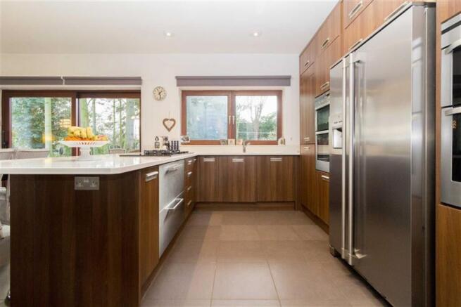 LIVING/KITCHEN/DINING ROOM