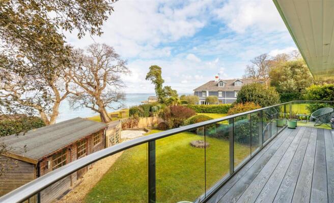 EXCEPTIONAL WATER VISTA - Fishbourne Lane, Ryde photo 4