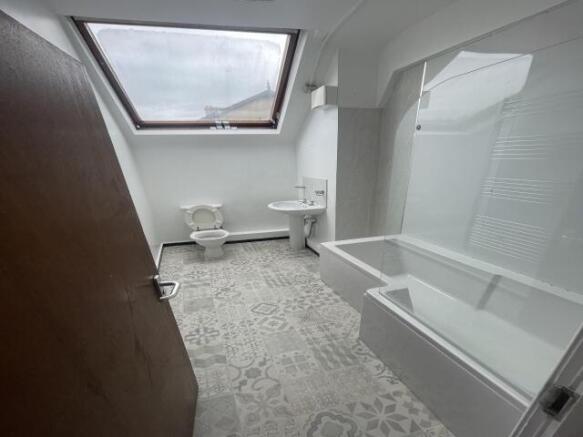 5 bed Not Specified to rent Image 7